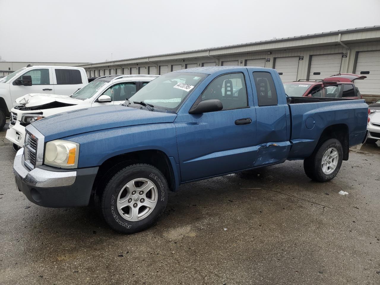2005 Dodge Dakota - Image 1