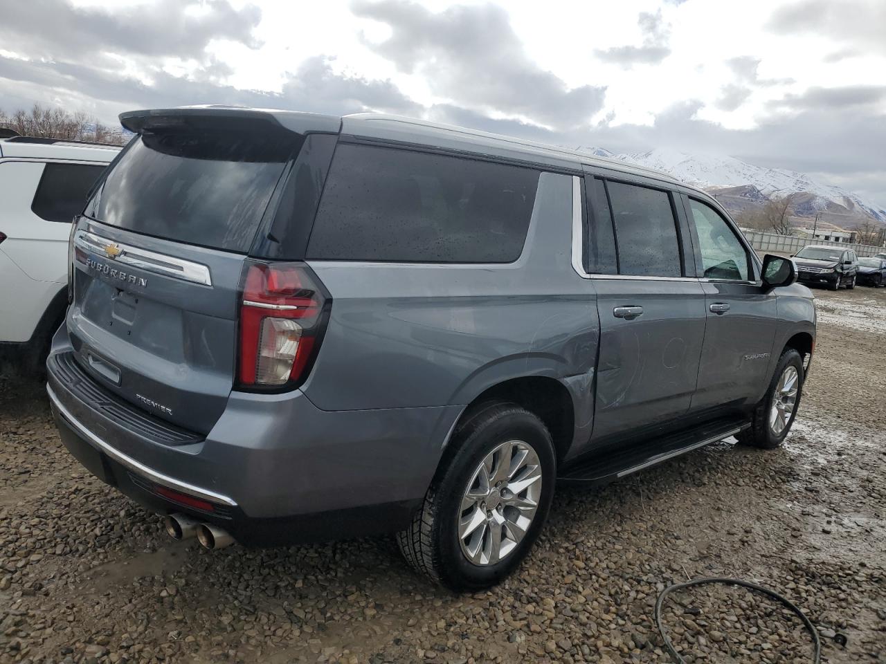 2022 Chevrolet Suburban - Image 3