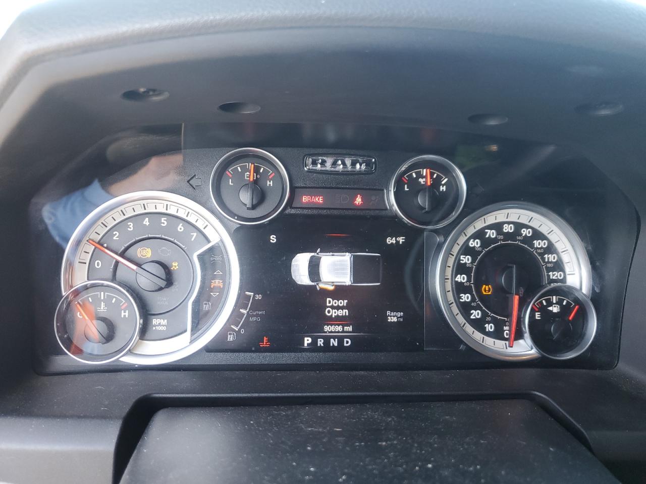 2016 RAM 1500 - Image 9
