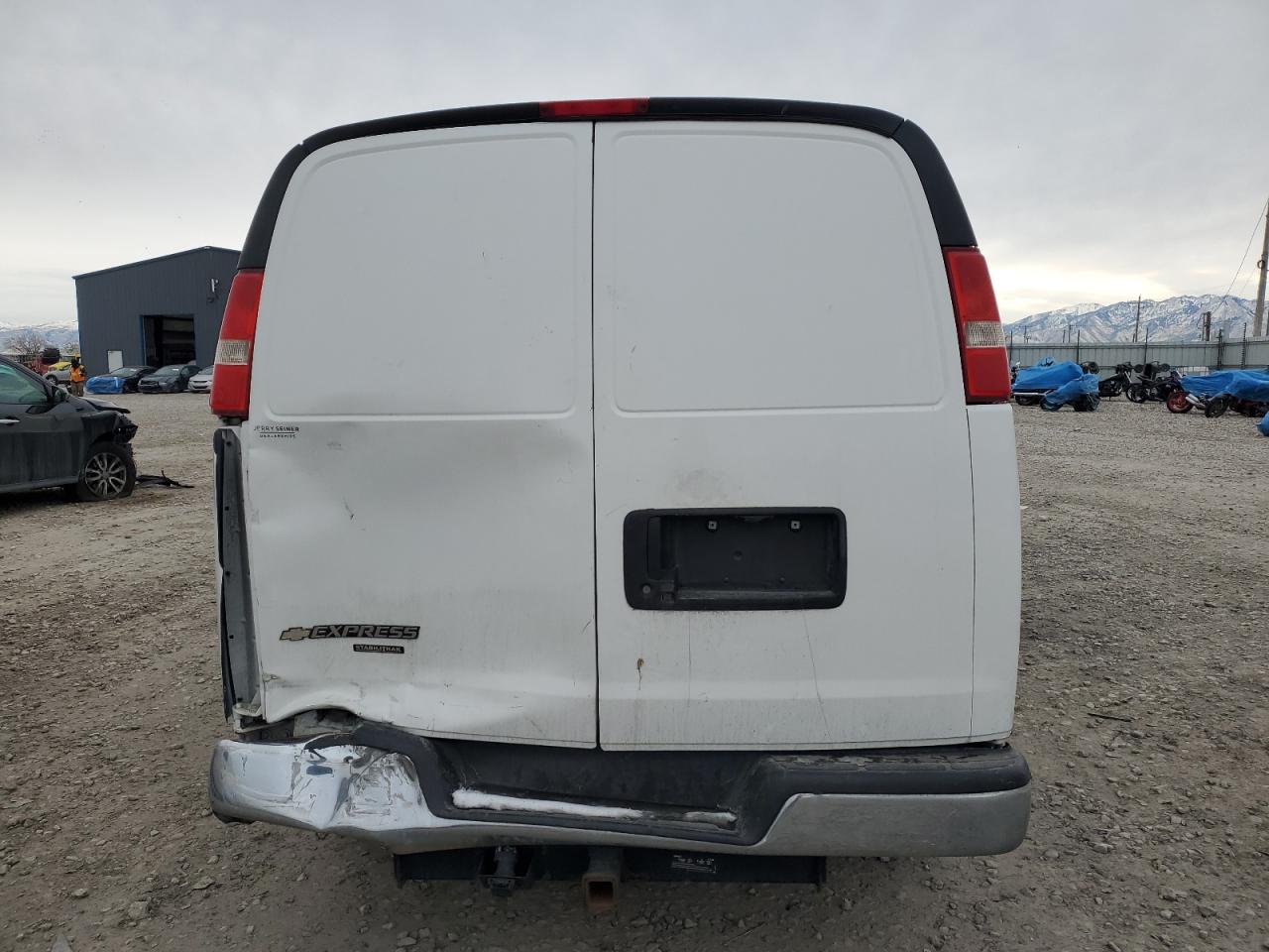 2016 Chevrolet Express - Image 6