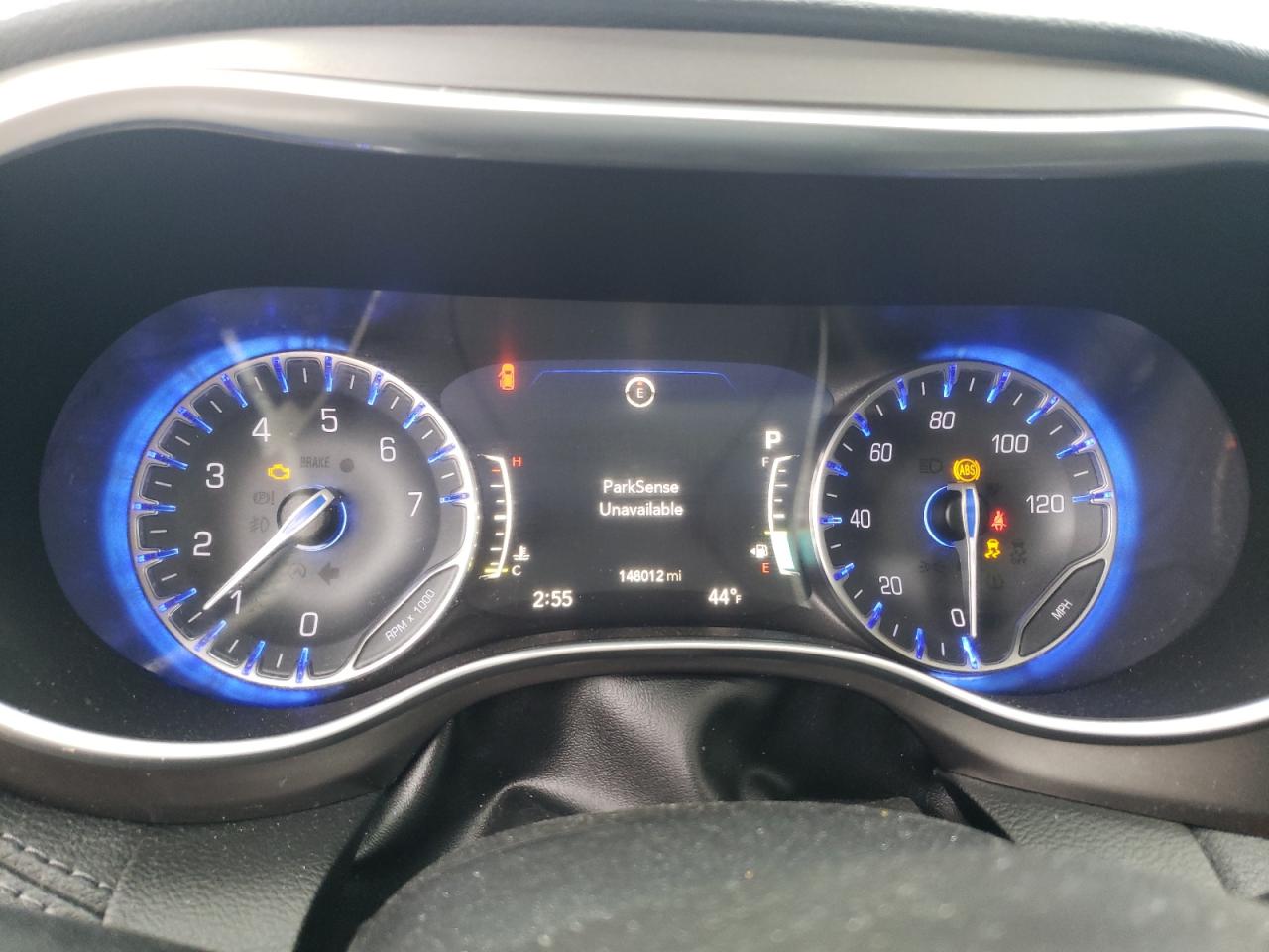 2018 Chrysler Pacifica - Image 9