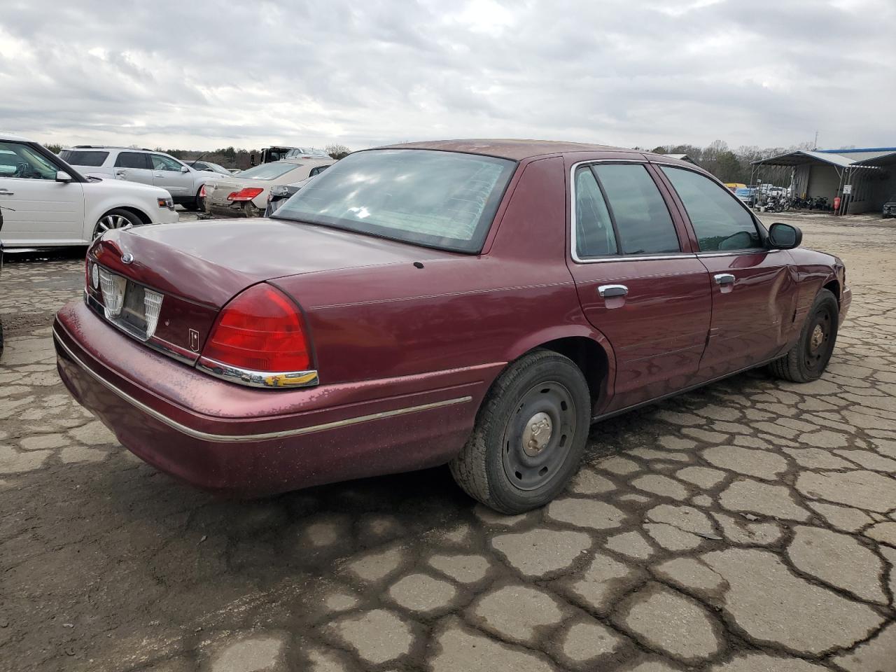 2004 Ford Crown Victoria - Image 3