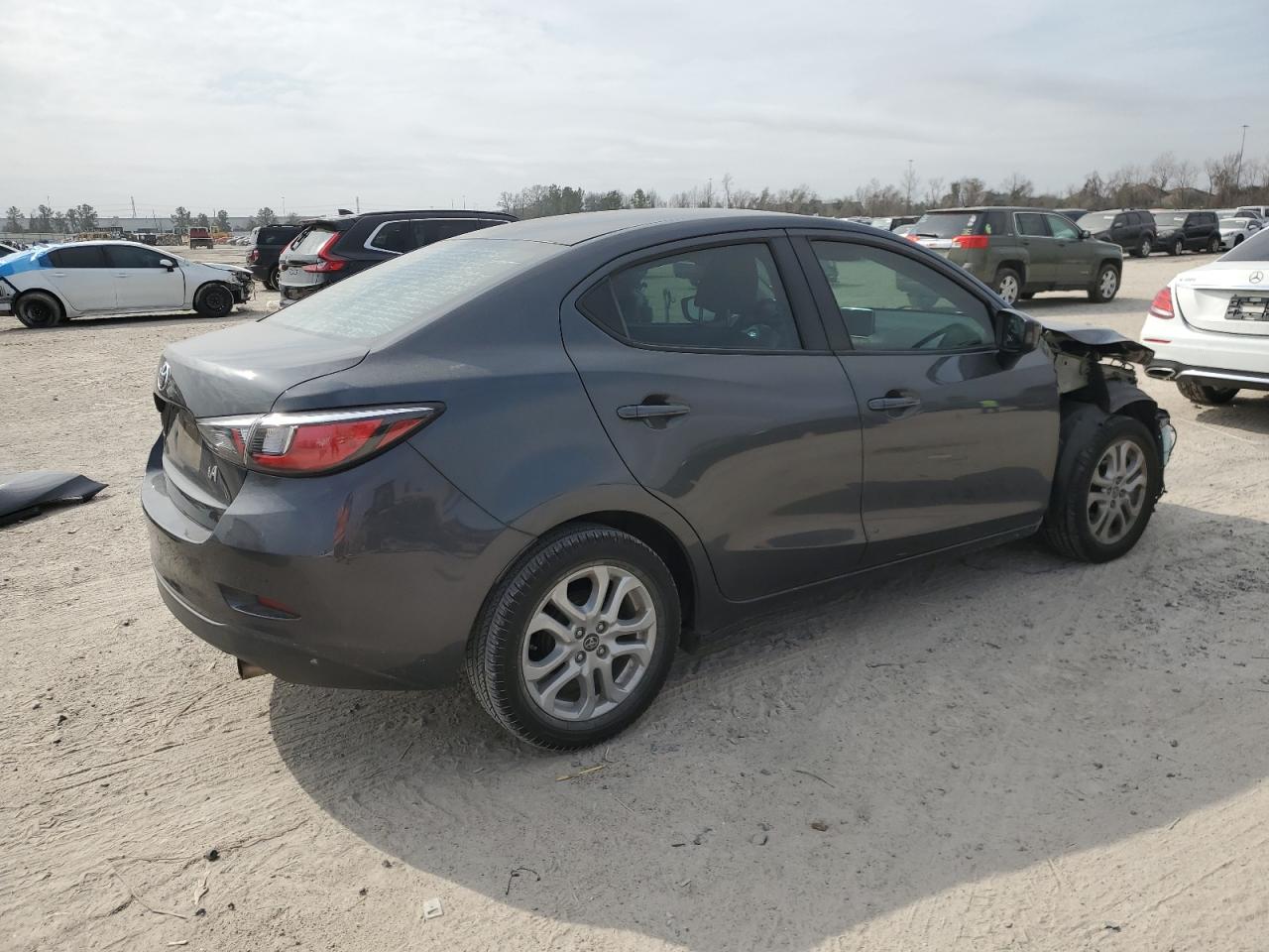 2018 Toyota Yaris - Image 3