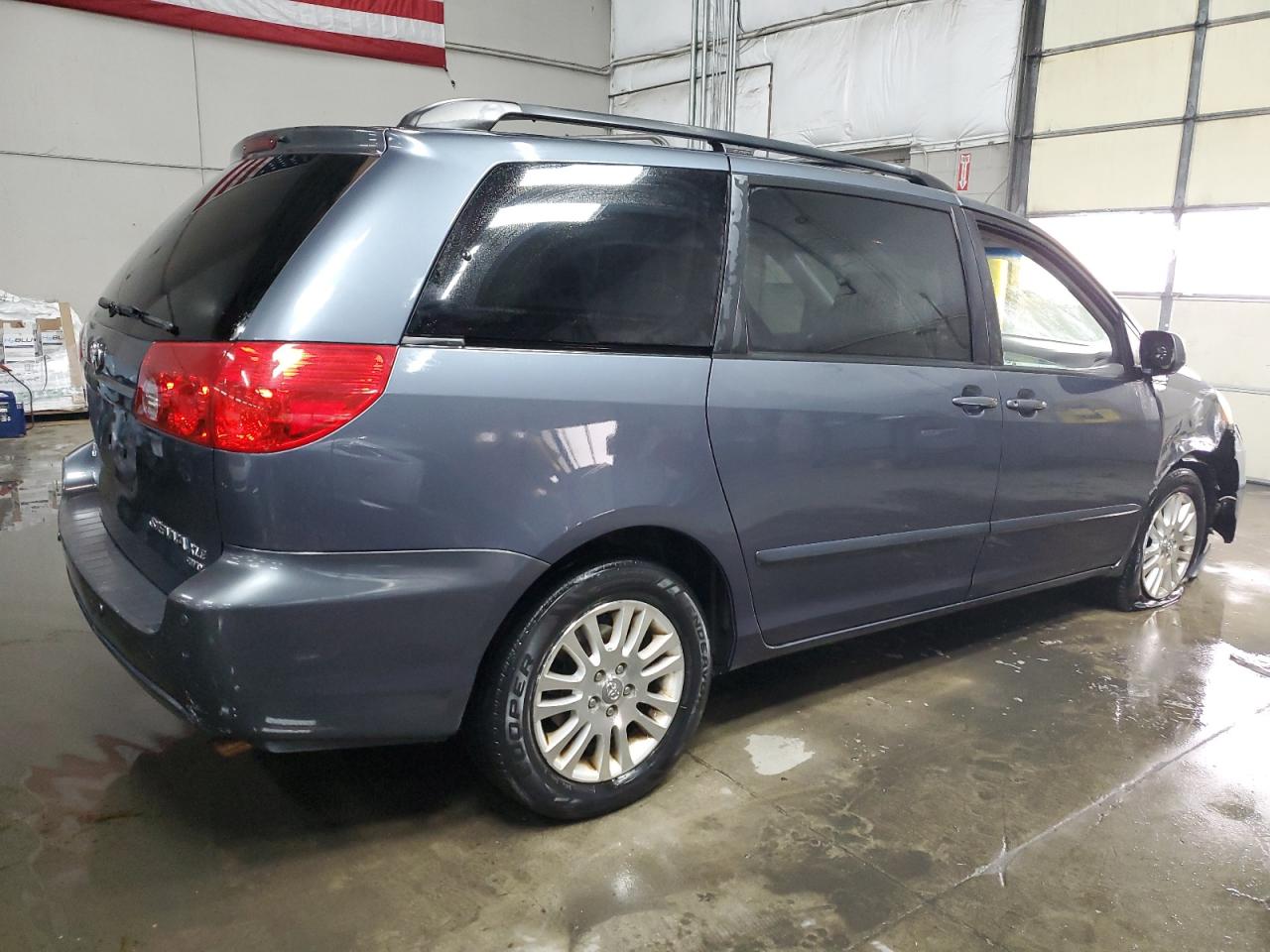 2007 Toyota Sienna - Image 3