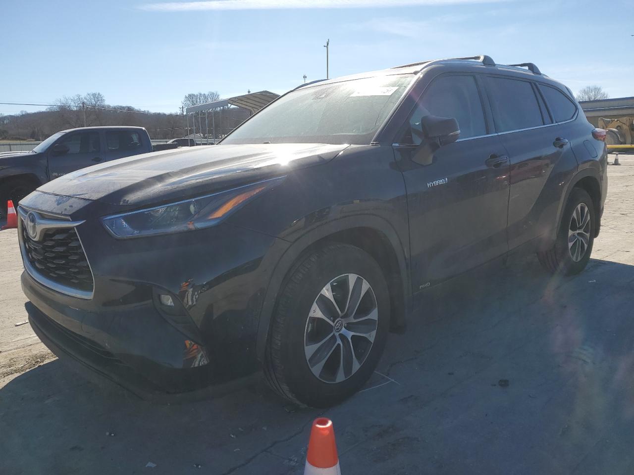 2021 Toyota Highlander - Image 1