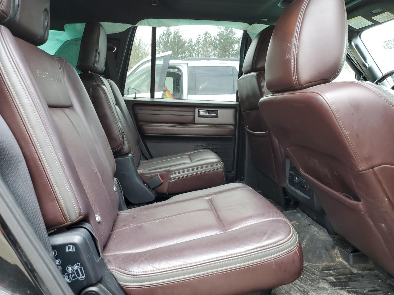 2017 Ford Expedition - Image 11