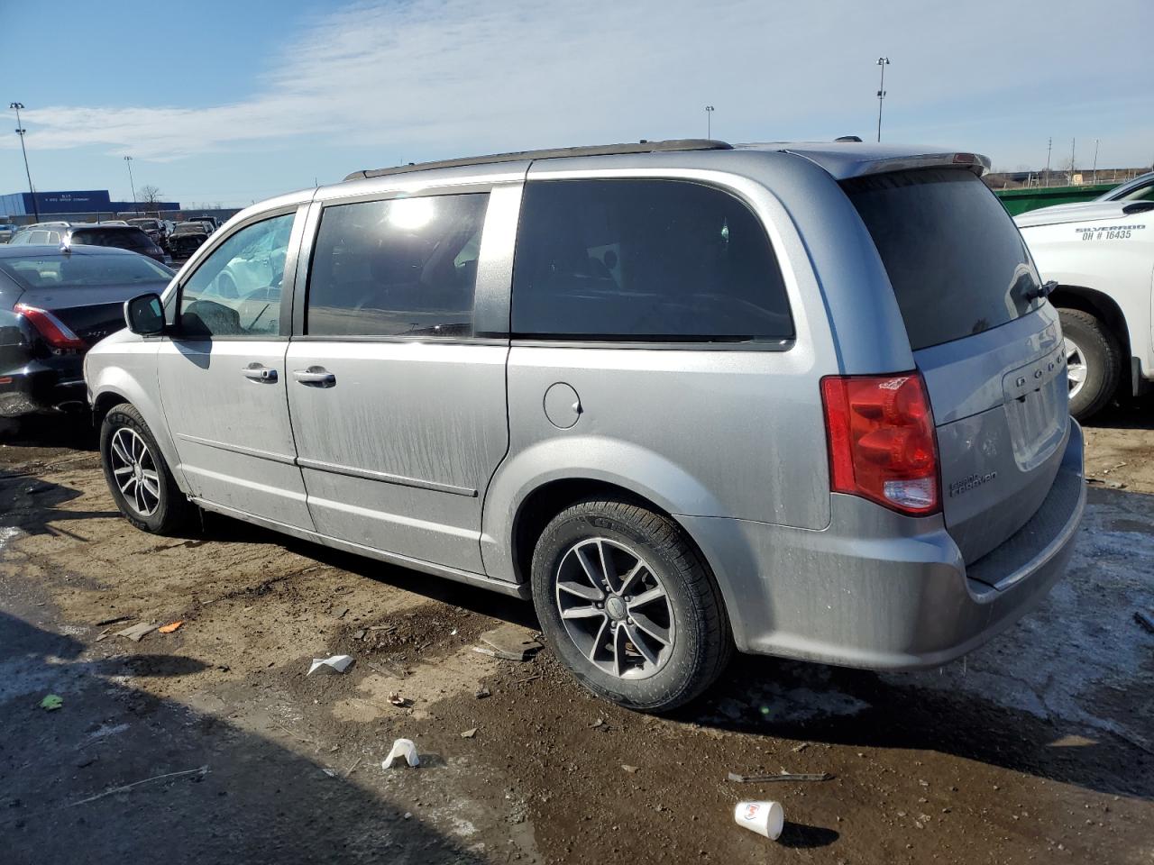 2017 Dodge Caravan - Image 2