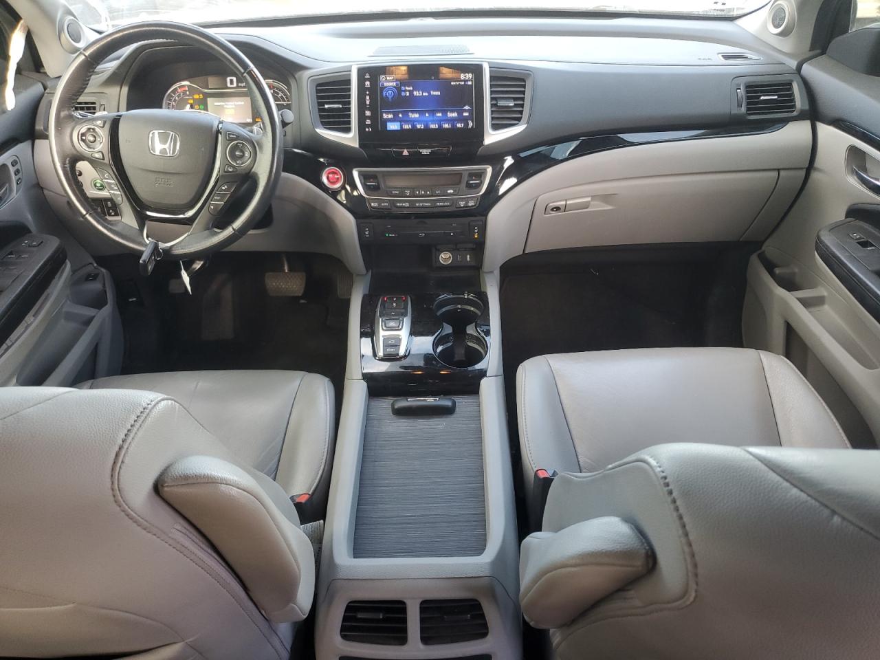 2017 Honda Pilot - Image 8