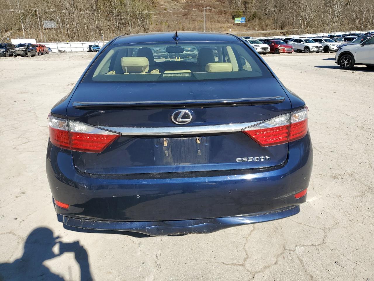 2015 Lexus ES - Image 6