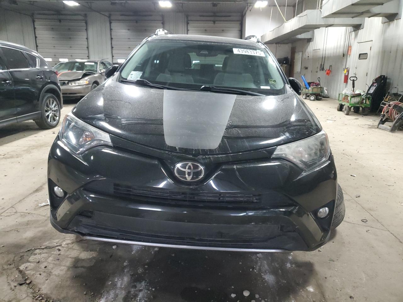 2018 Toyota RAV 4 - Image 5