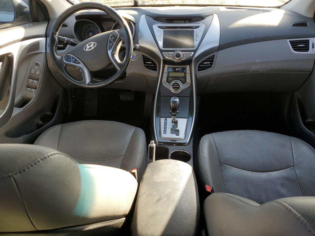 2013 Hyundai Elantra - Image 8
