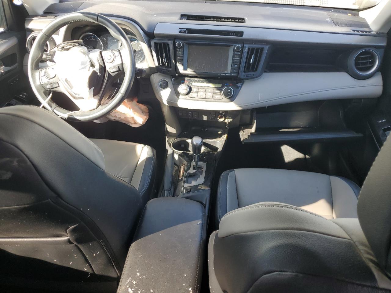 2017 Toyota RAV 4 - Image 8