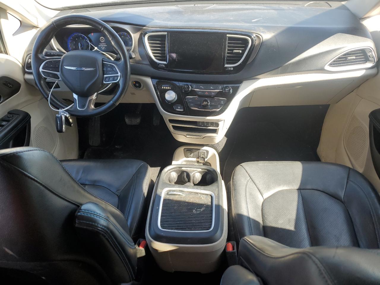 2021 Chrysler Pacifica - Image 8