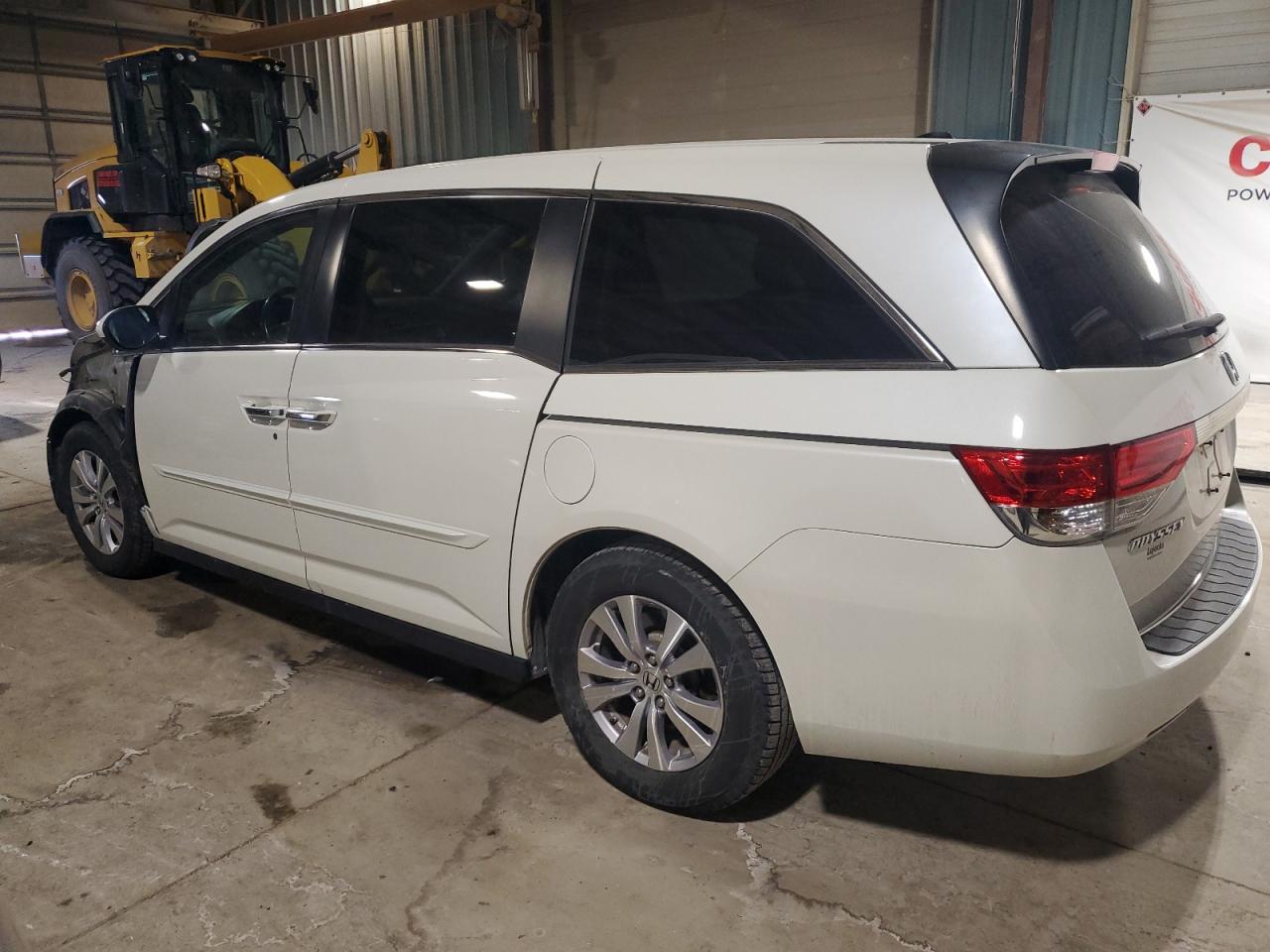 2016 Honda Odyssey - Image 2