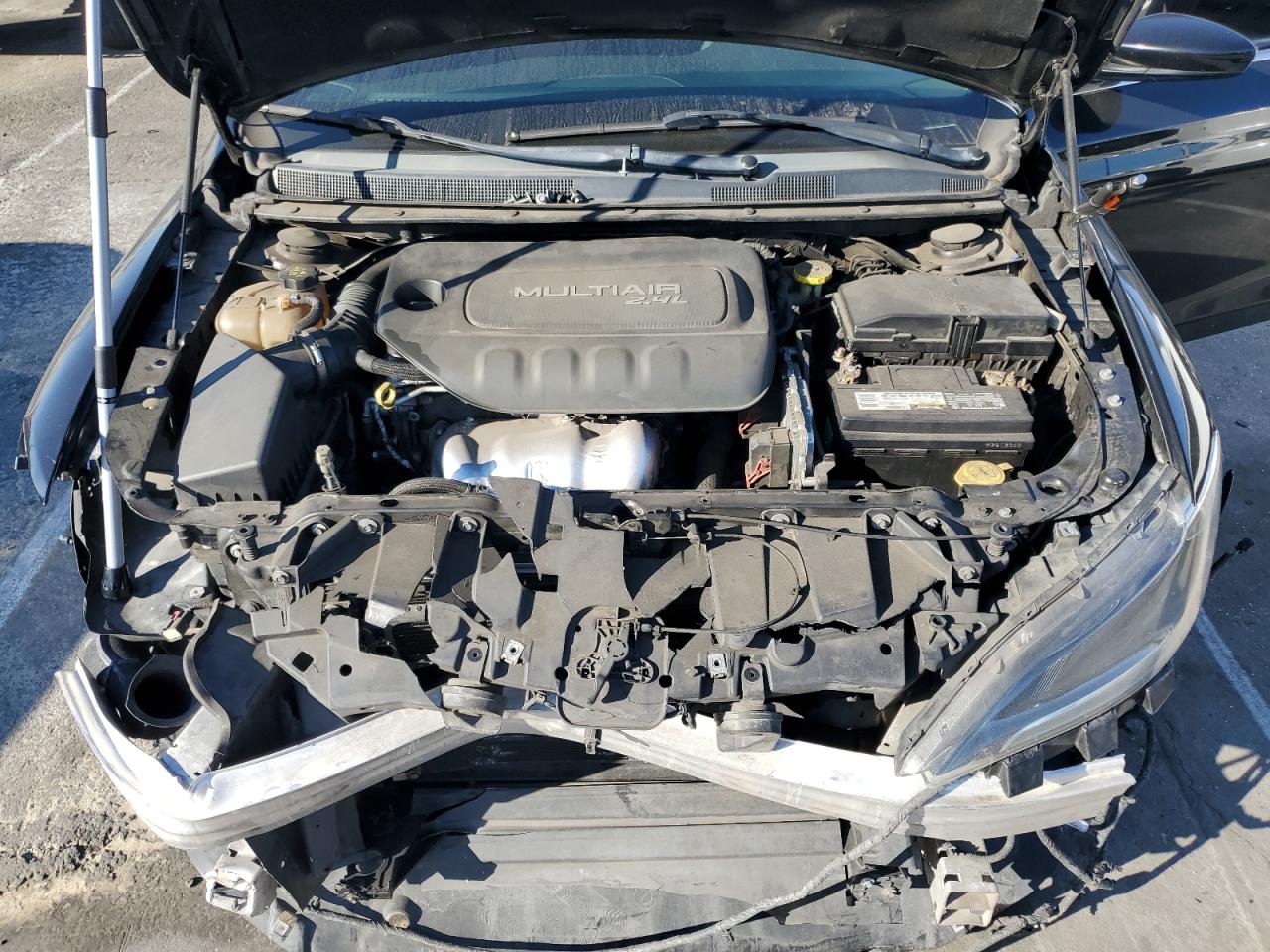 2015 Chrysler 200 - Image 11