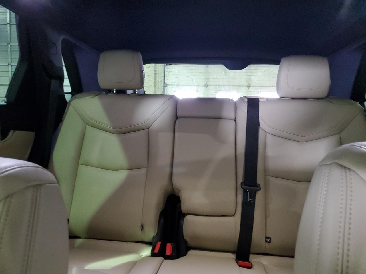 2018 Cadillac XT5 - Image 10