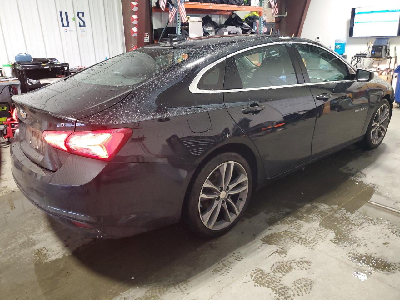 2022 Chevrolet Malibu - Image 3
