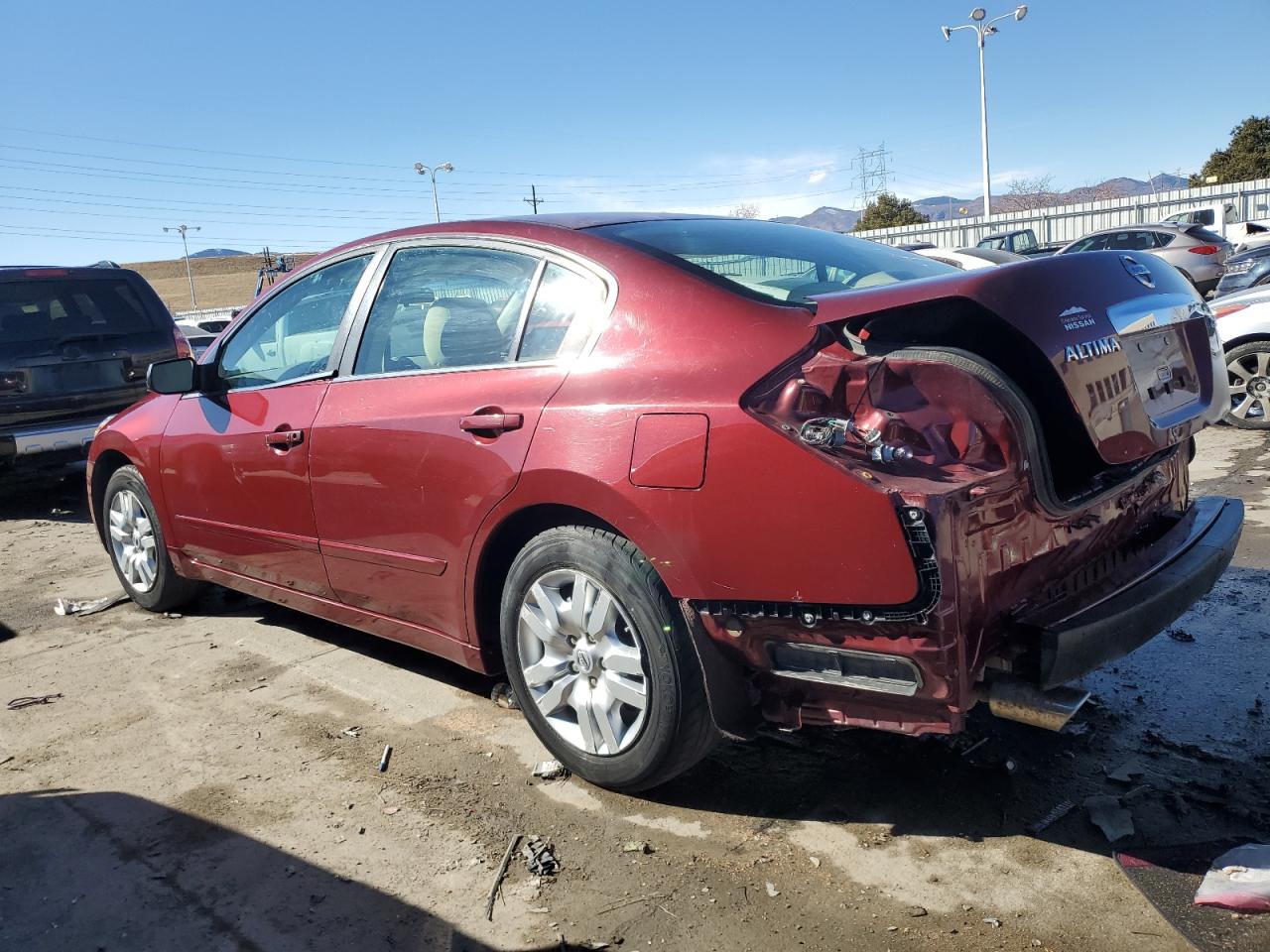 2010 Nissan Altima - Image 2