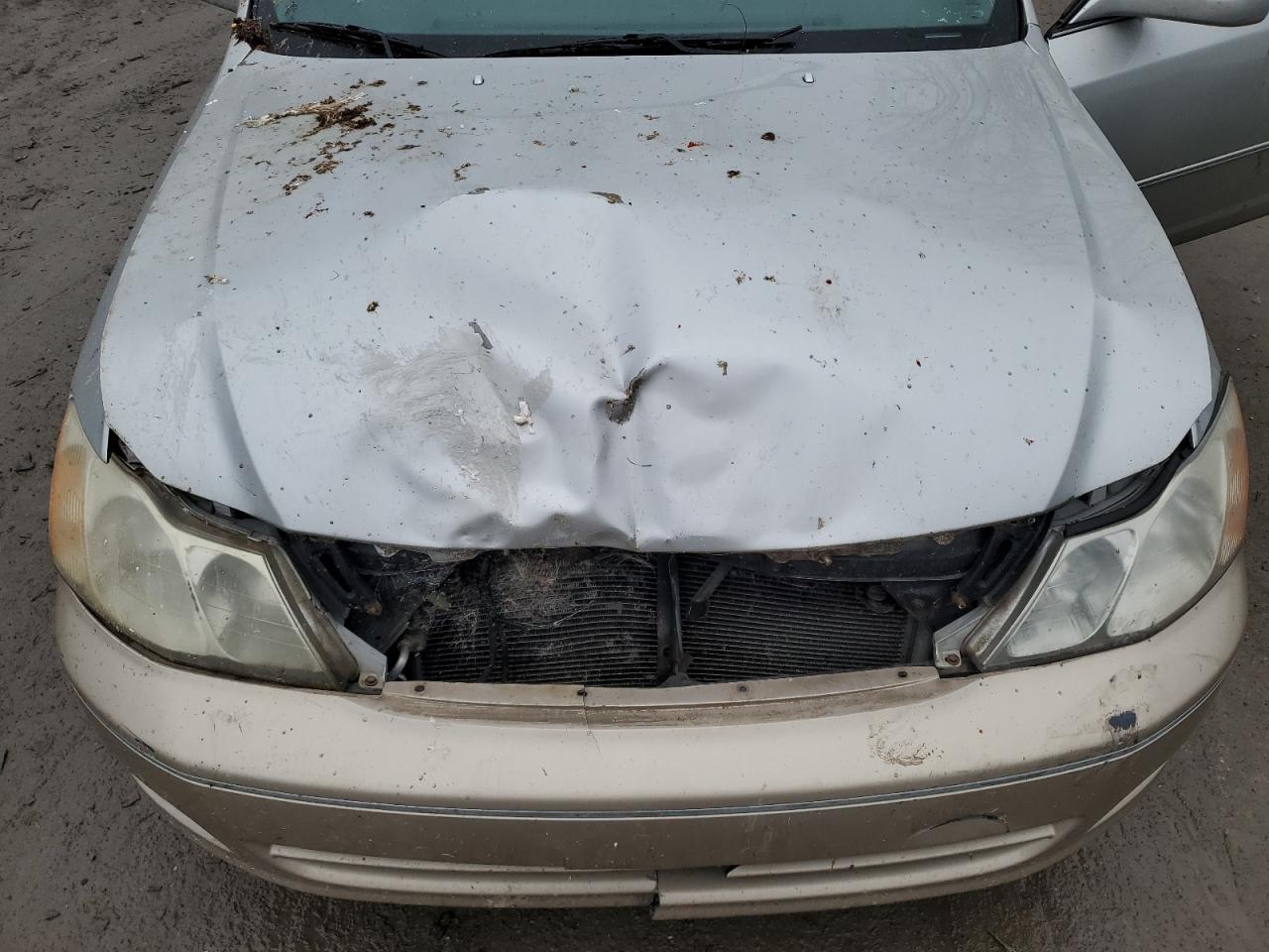 2004 Toyota Avalon - Image 11