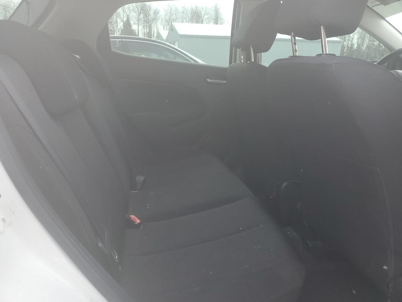 2011 Mazda 2 - Image 10