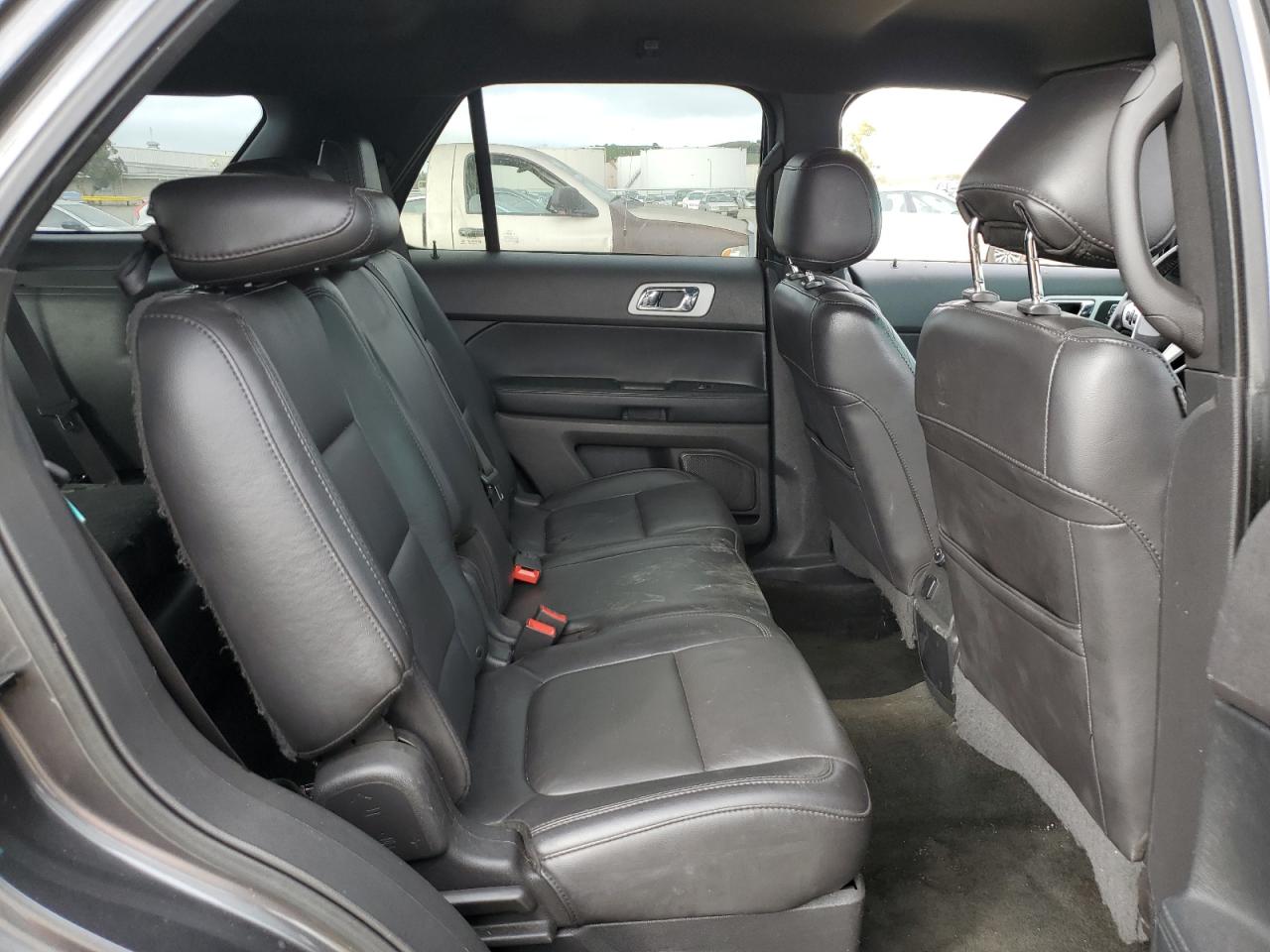 2015 Ford Explorer - Image 10