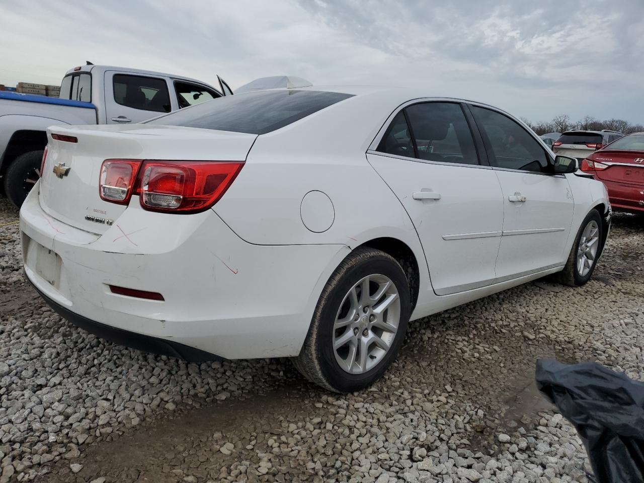 2016 Chevrolet Malibu - Image 3