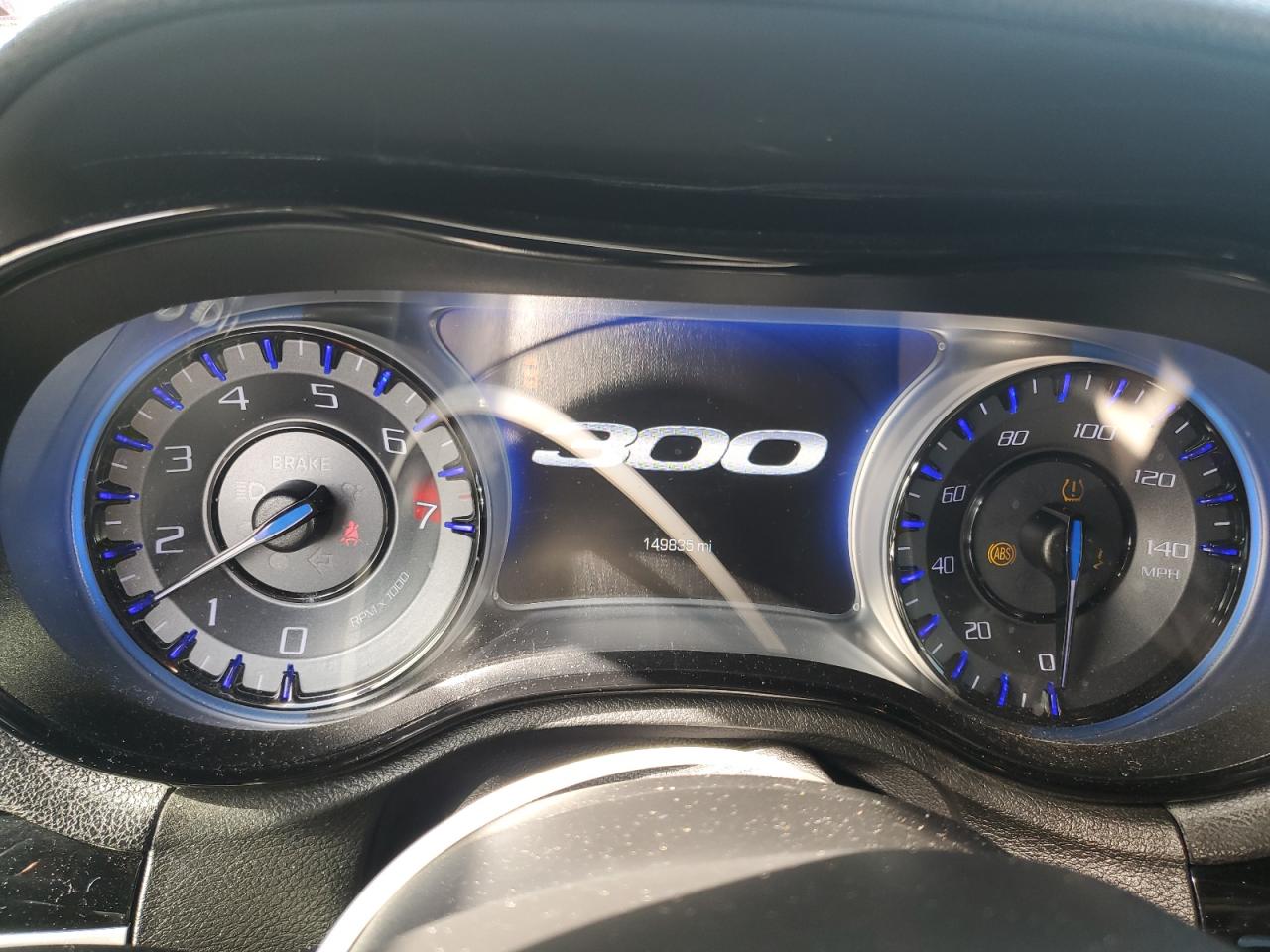 2019 Chrysler 300 - Image 9