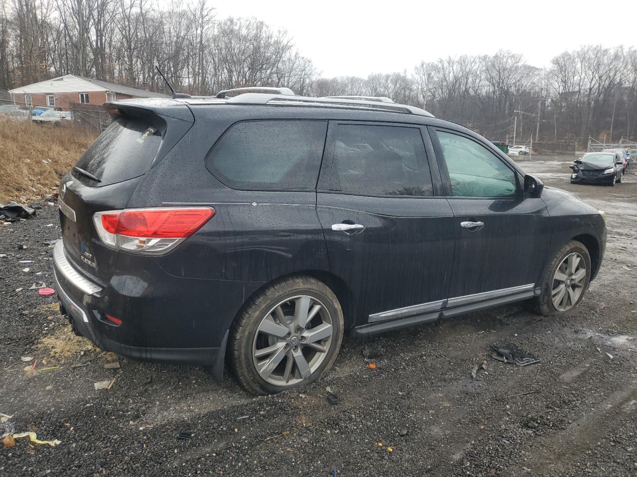 2015 Nissan Pathfinder - Image 3