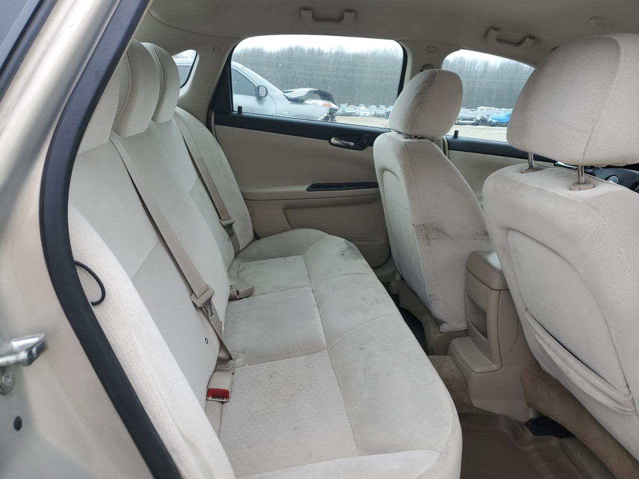 2011 Chevrolet Impala - Image 10