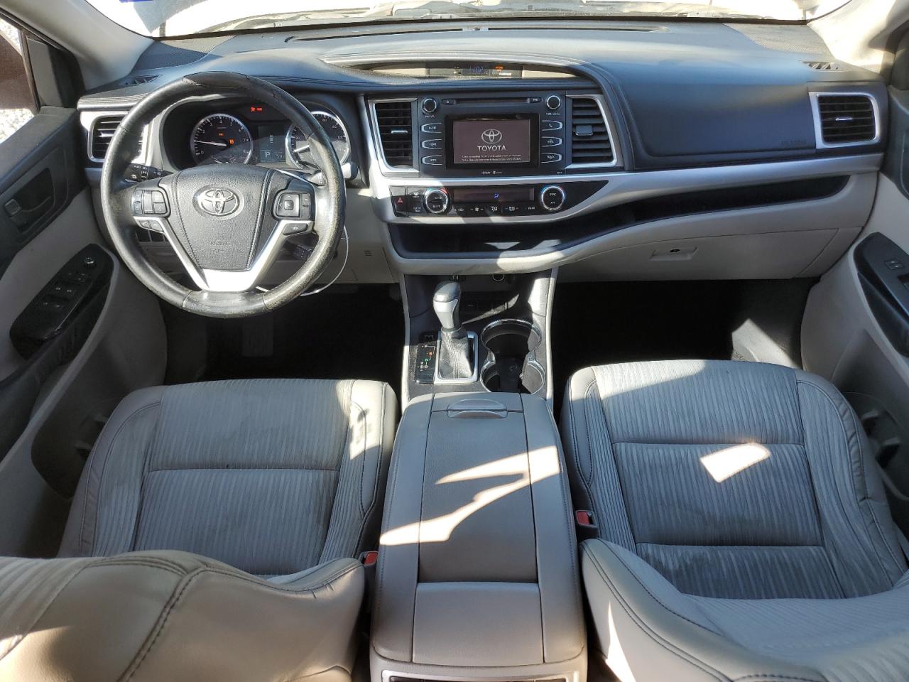 2015 Toyota Highlander - Image 8