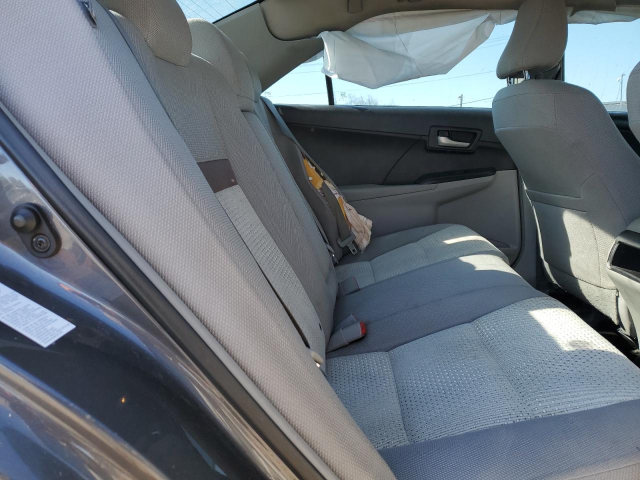 2014 Toyota Camry - Image 10