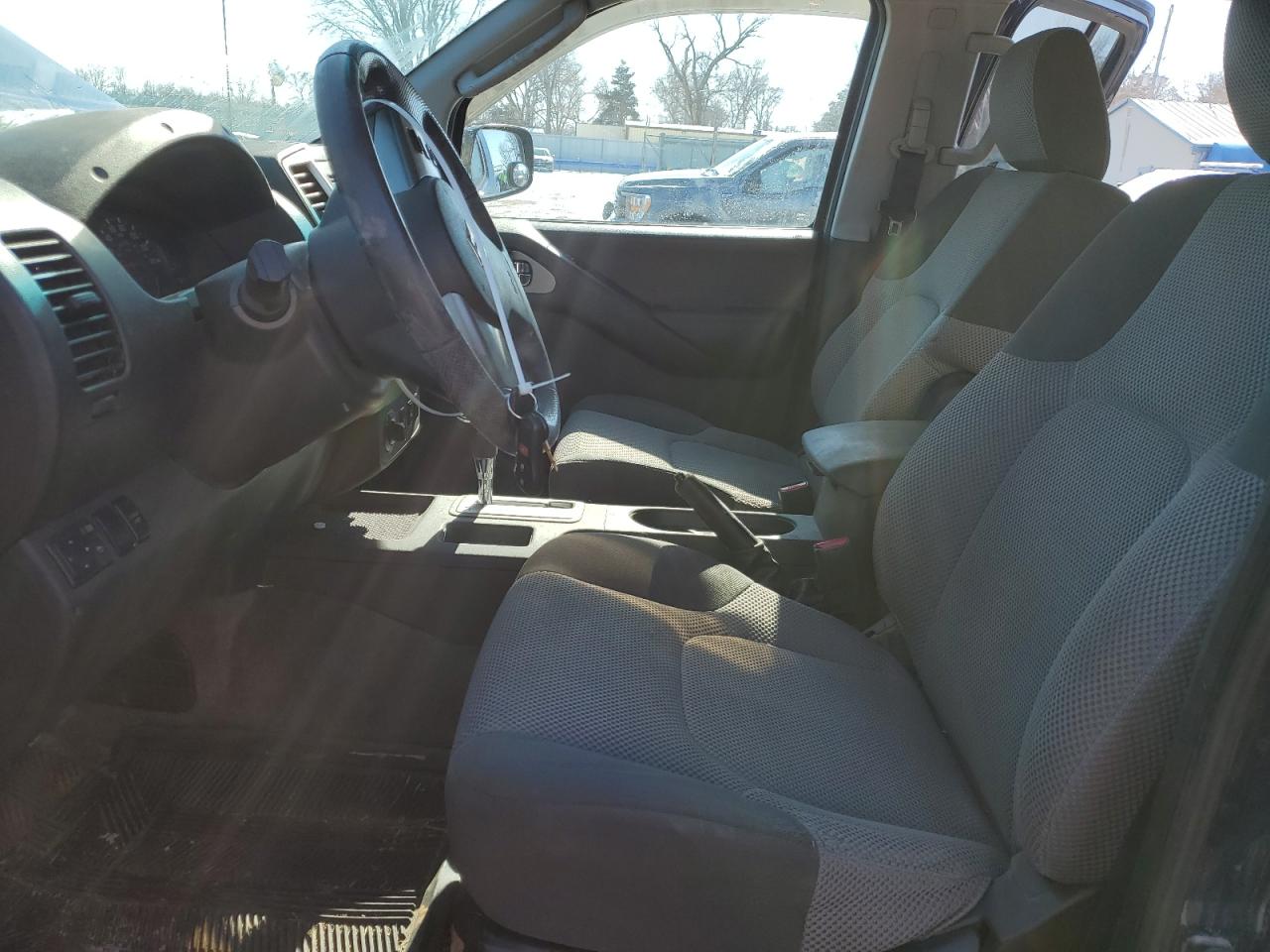 2011 Suzuki Equator - Image 7