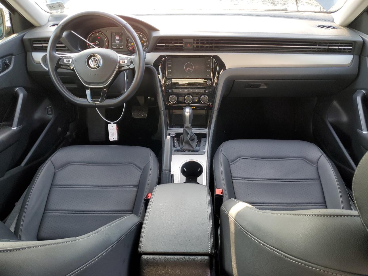 2020 Volkswagen Passat - Image 8