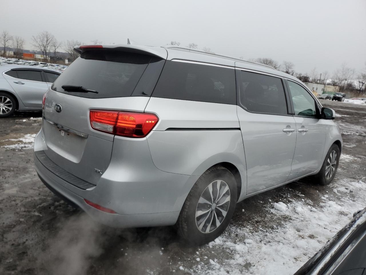 2018 Kia Sedona - Image 3
