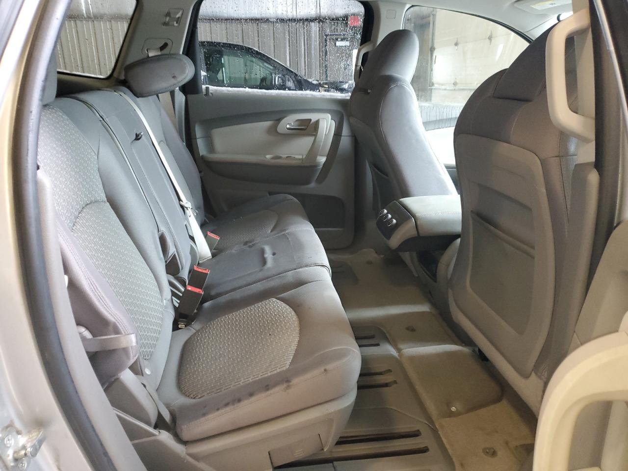 2011 Chevrolet Traverse - Image 10