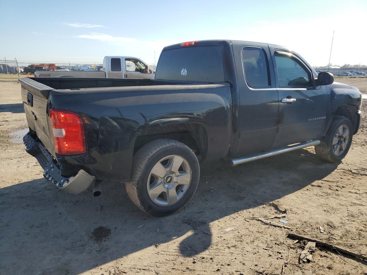 2008 Chevrolet Silverado - Image 3
