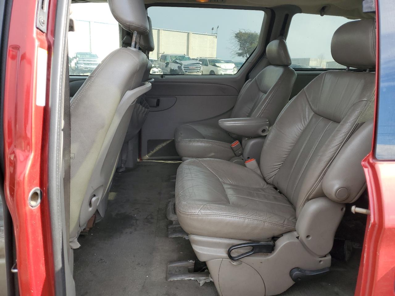 2001 Dodge Caravan - Image 11