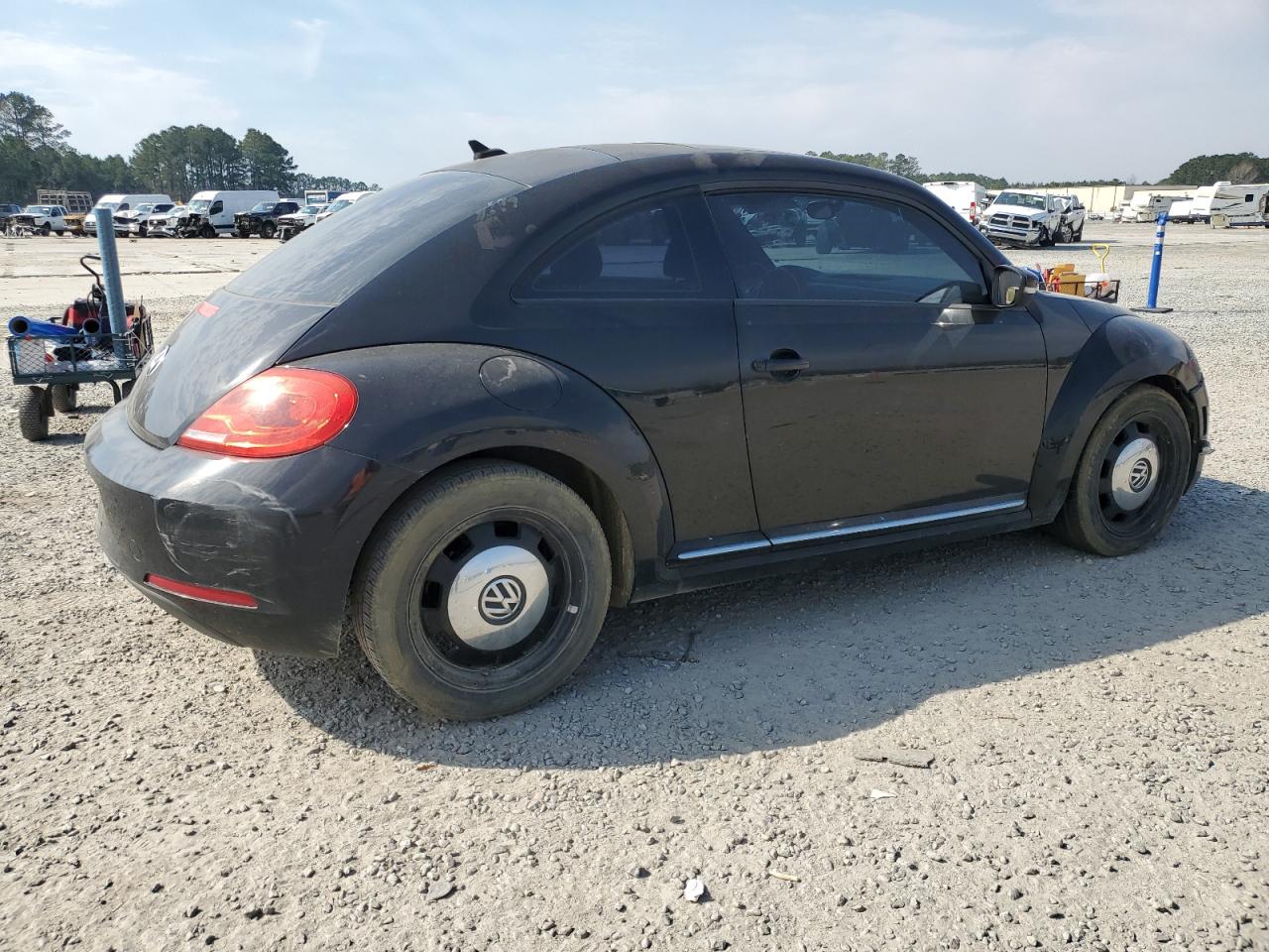 2013 Volkswagen Beetle - Image 3