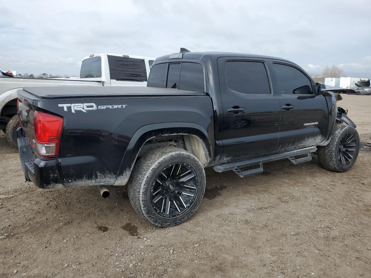 2016 Toyota Tacoma - Image 3