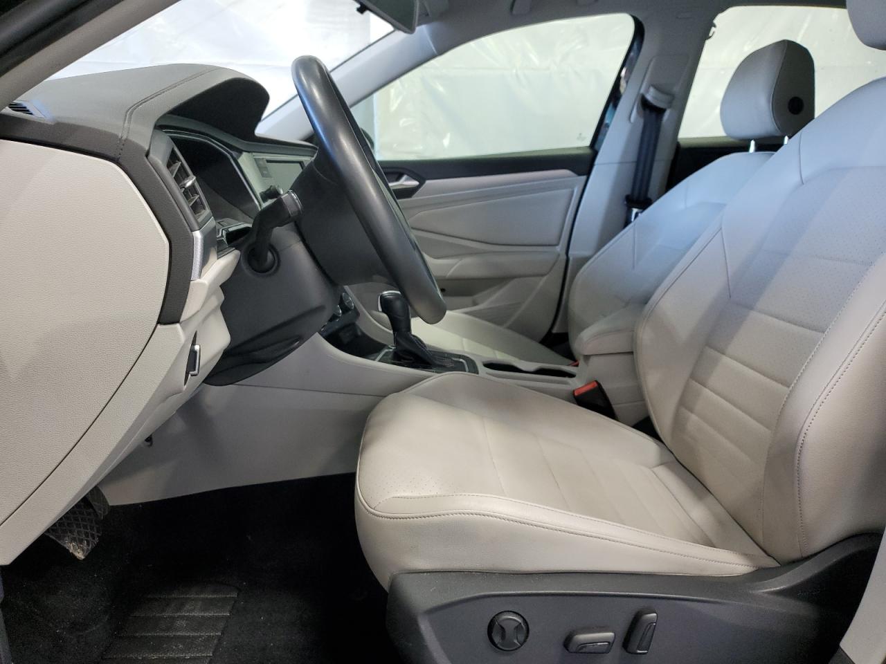 2021 Volkswagen Jetta - Image 7