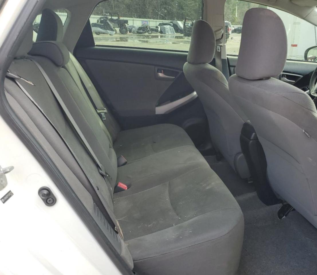 2012 Toyota Prius - Image 10