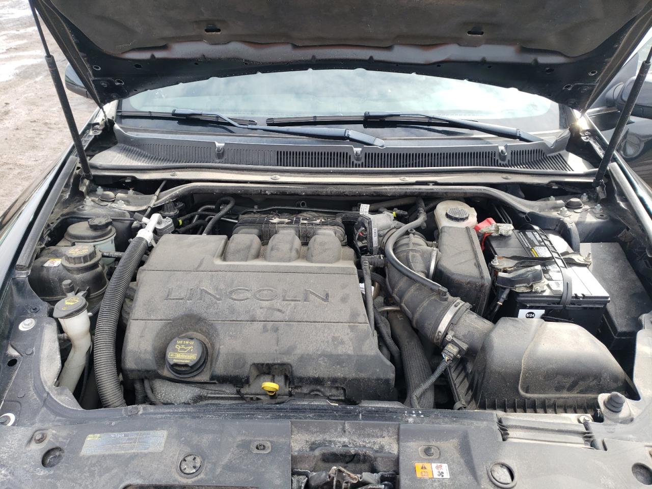 2011 Lincoln MKS - Image 11