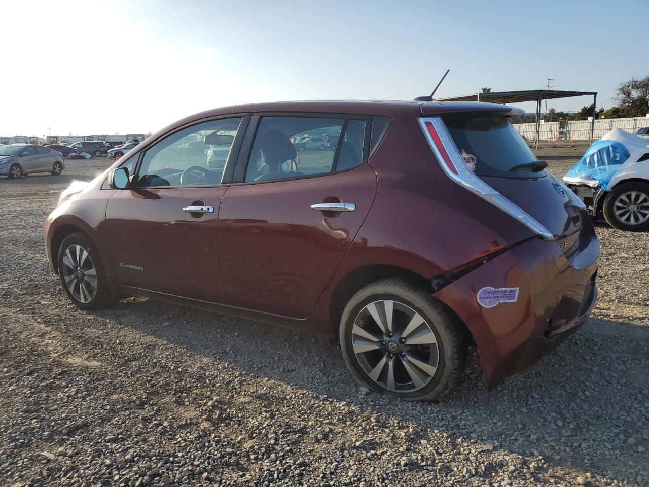 2016 Nissan Leaf - Image 2