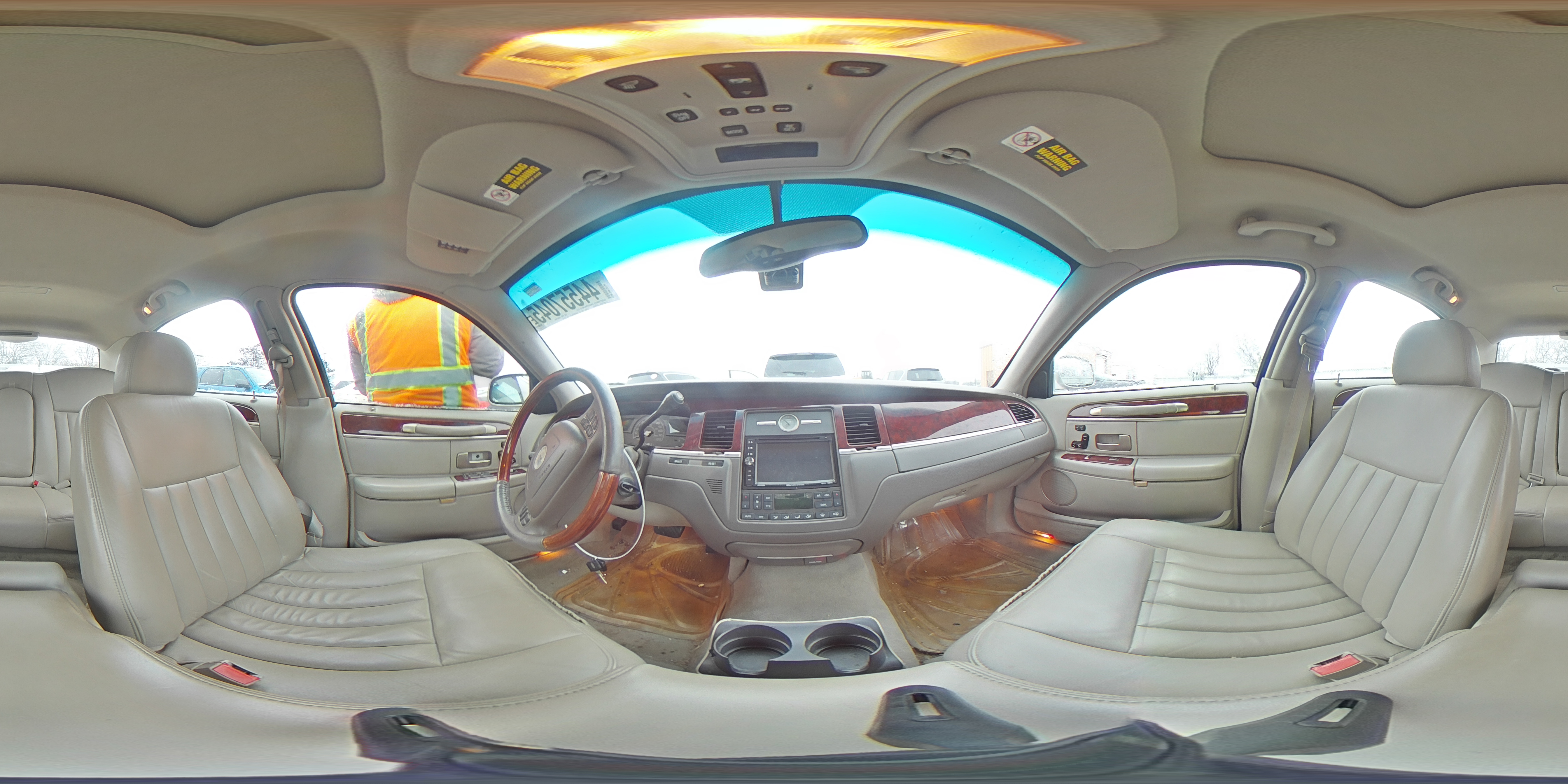 2003 Lincoln Town Car - Image 12