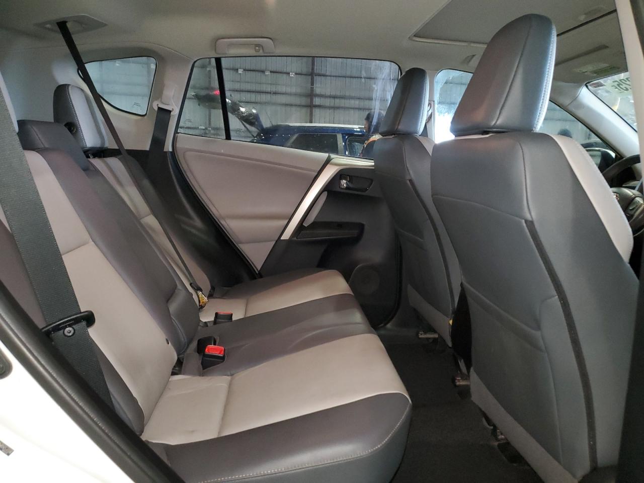 2013 Toyota RAV 4 - Image 11