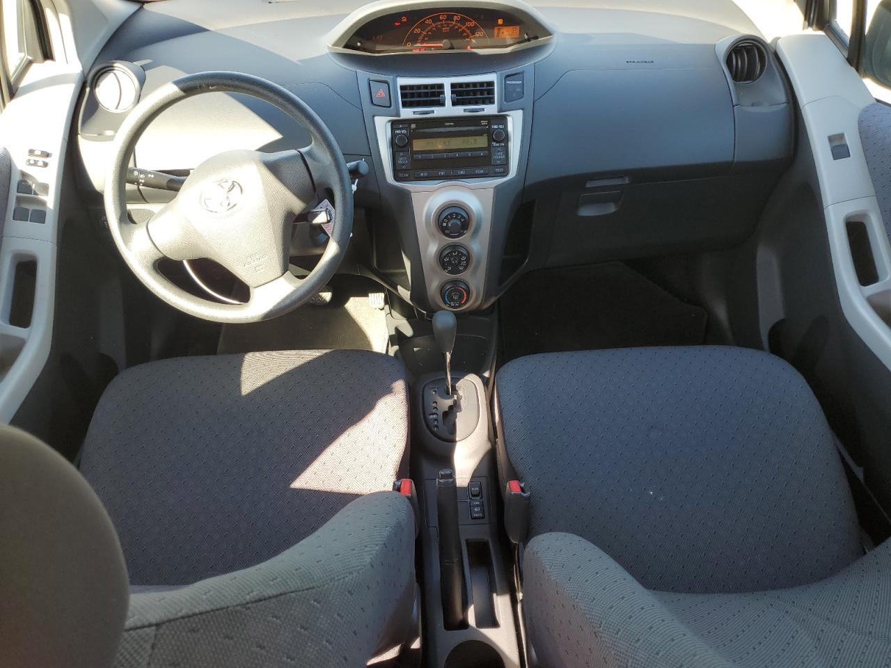 2010 Toyota Yaris - Image 8