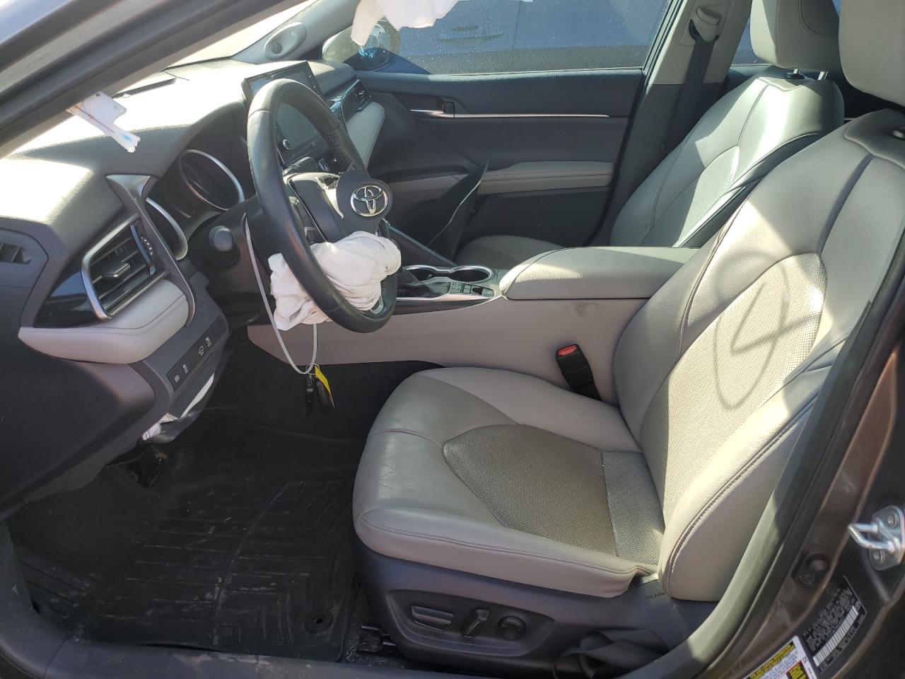 2022 Toyota Camry - Image 7