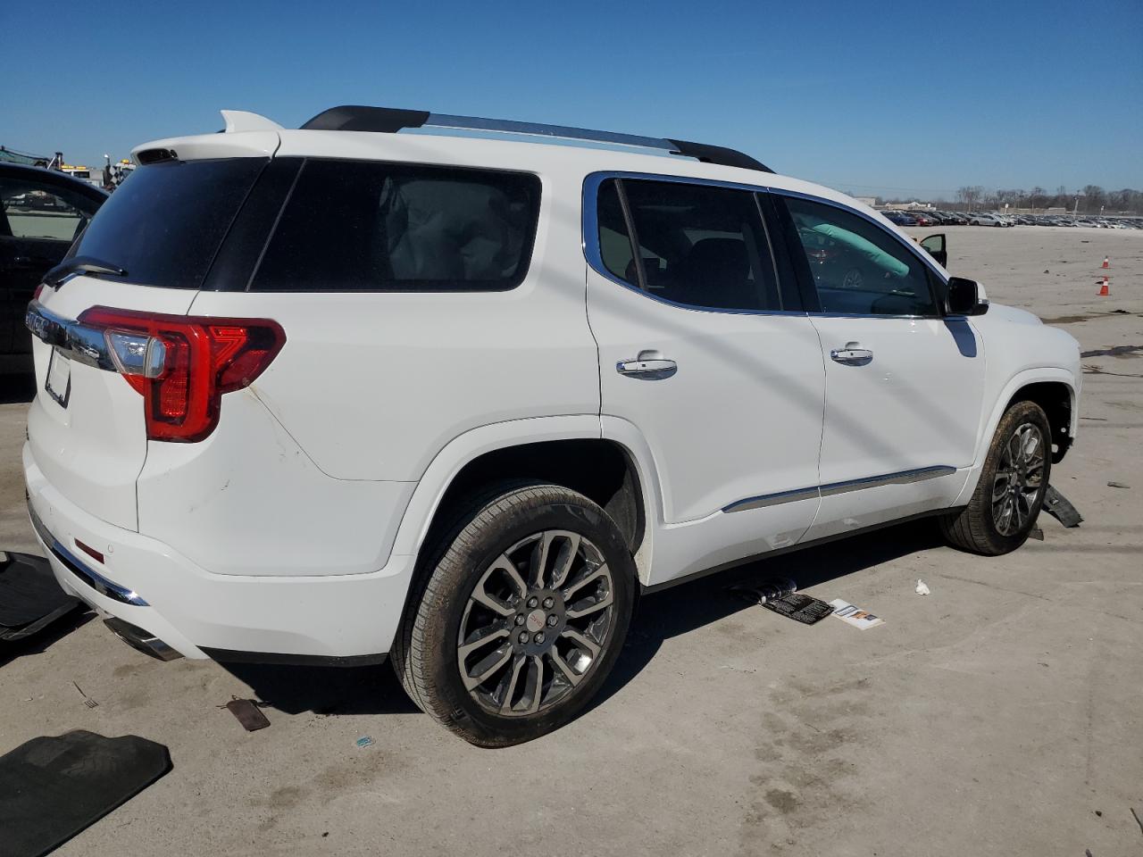 2020 GMC Acadia - Image 3