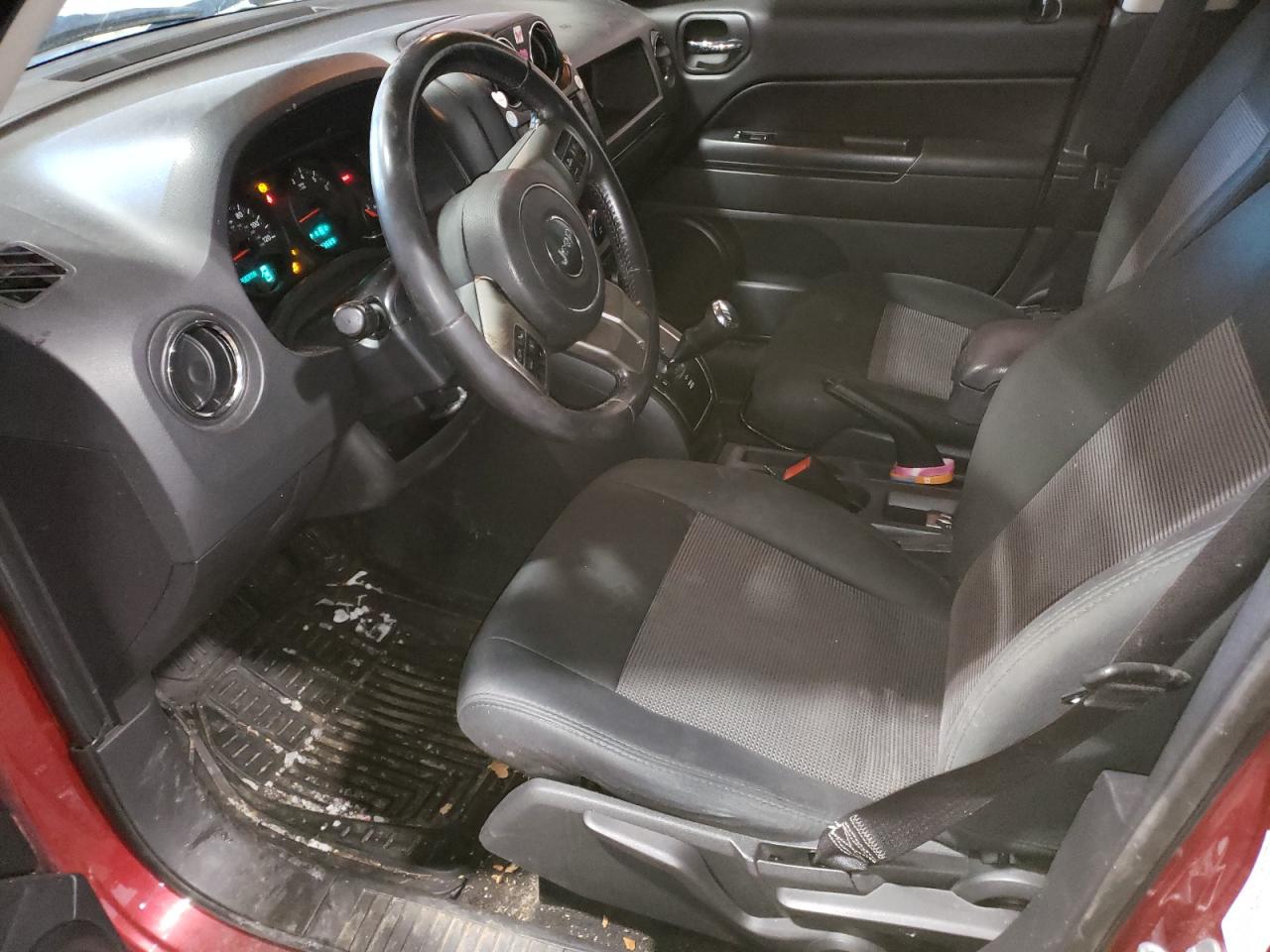 2012 Jeep Liberty (Patriot) - Image 7