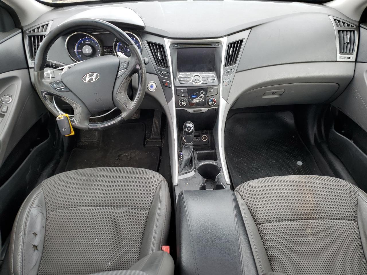 2012 Hyundai Sonata - Image 8